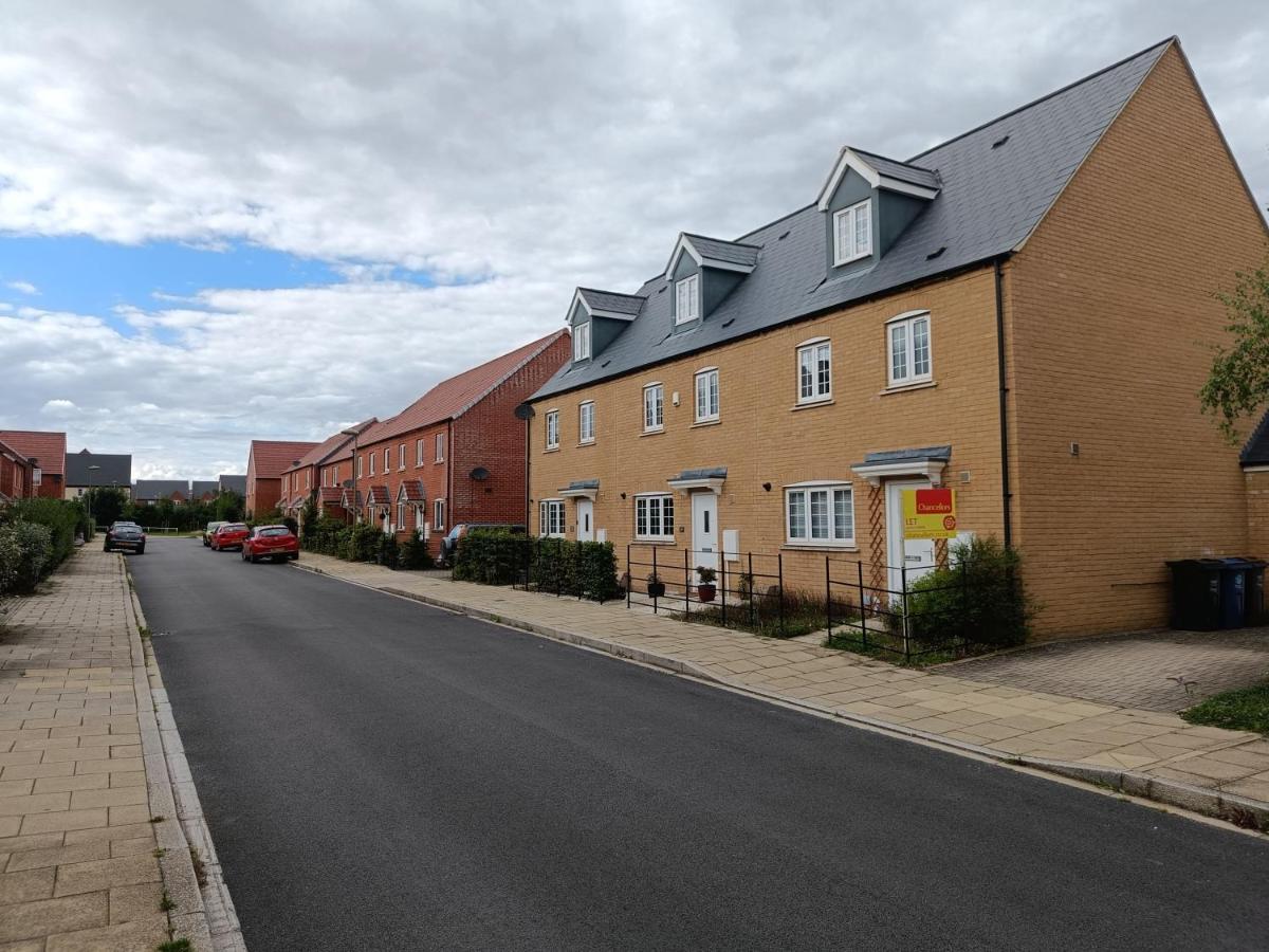 3 Bedroom Townhouse Near Bicester Village Eksteriør billede