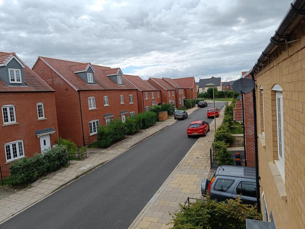3 Bedroom Townhouse Near Bicester Village Eksteriør billede